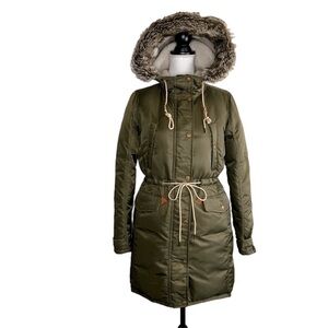 Levi Strauss Women’s Green Poly Duck Down Filled Faux Fur Hooded Parka Jacket